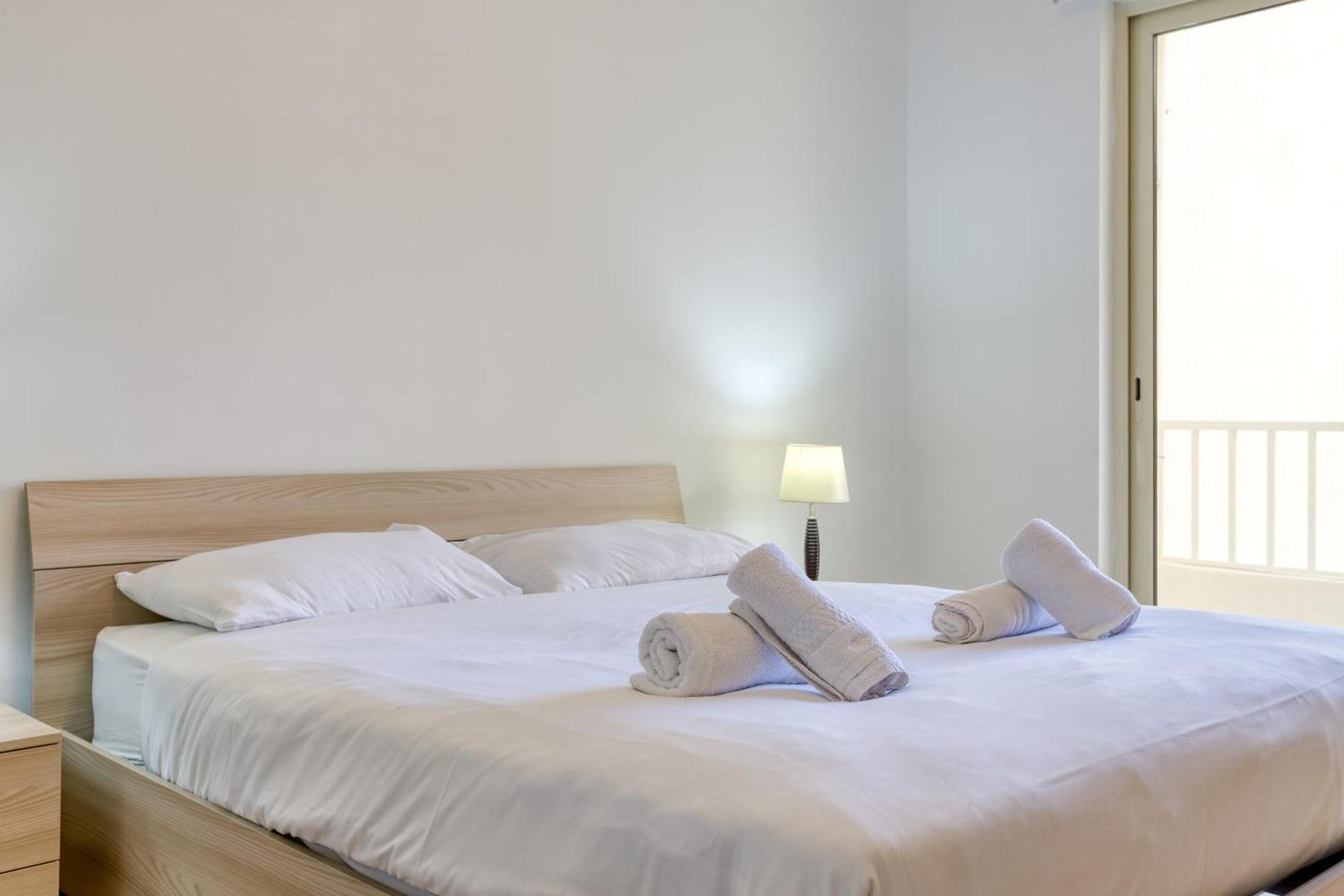 Seafront Sliema Apartment With Balcony & Sea Views By Jl ภายนอก รูปภาพ