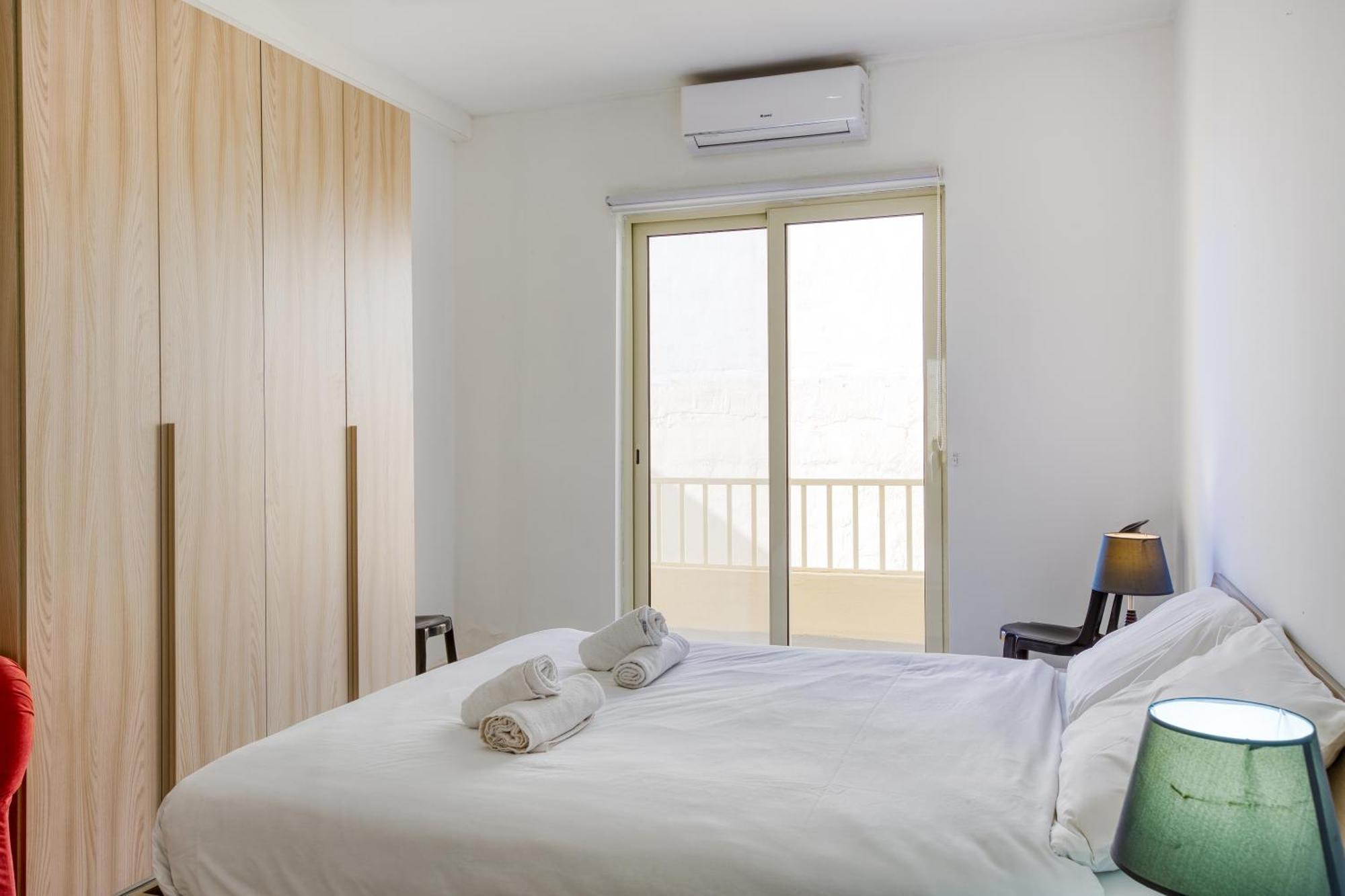 Seafront Sliema Apartment With Balcony & Sea Views By Jl ภายนอก รูปภาพ