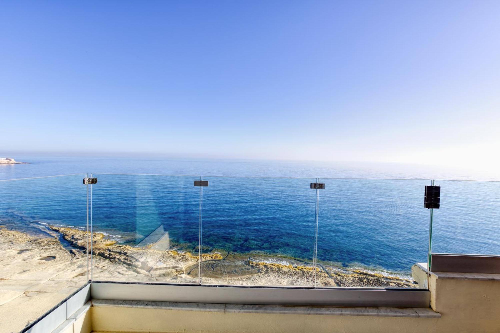 Seafront Sliema Apartment With Balcony & Sea Views By Jl ภายนอก รูปภาพ